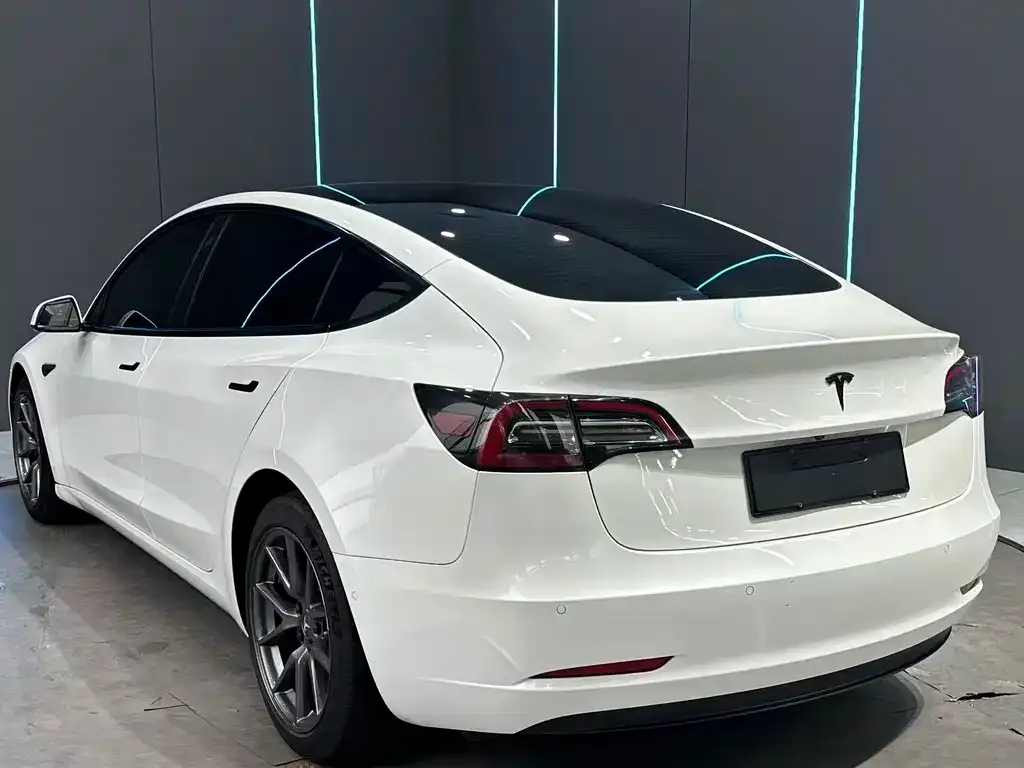 Tesla Model 3 — фото 8