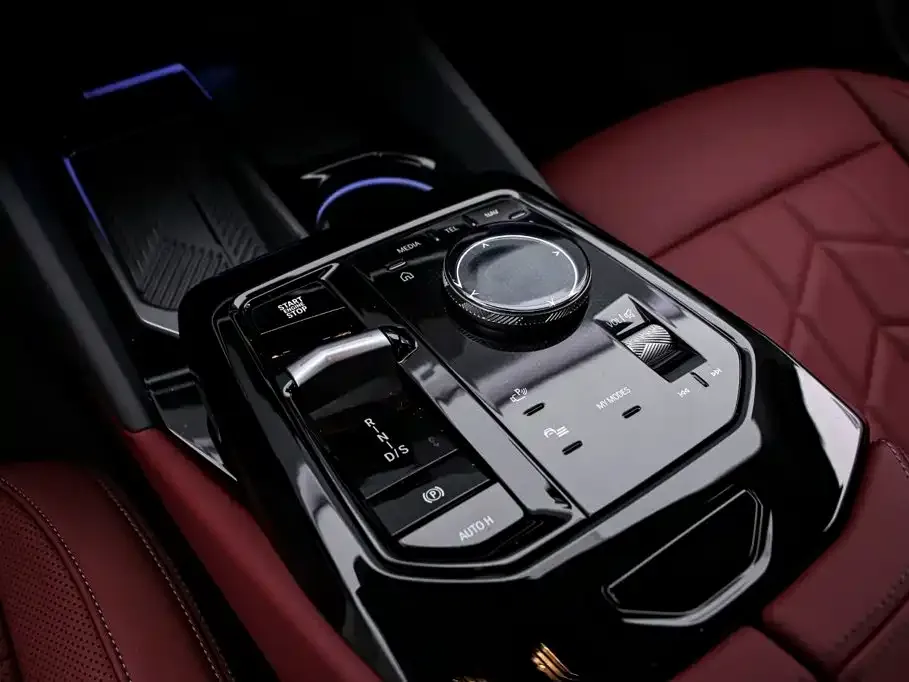 BMW 5 Series — фото 10
