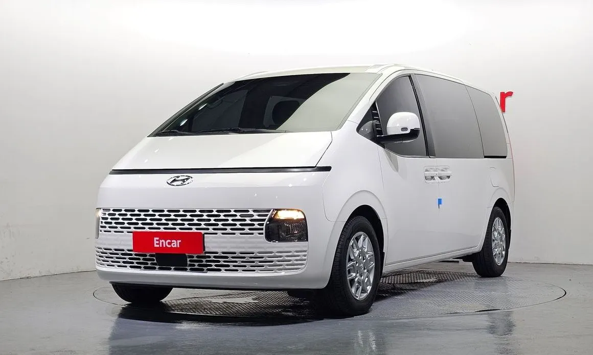 Hyundai Staria — фото 1