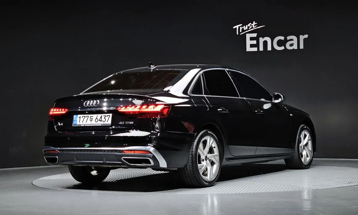 Audi A4 — фото 2