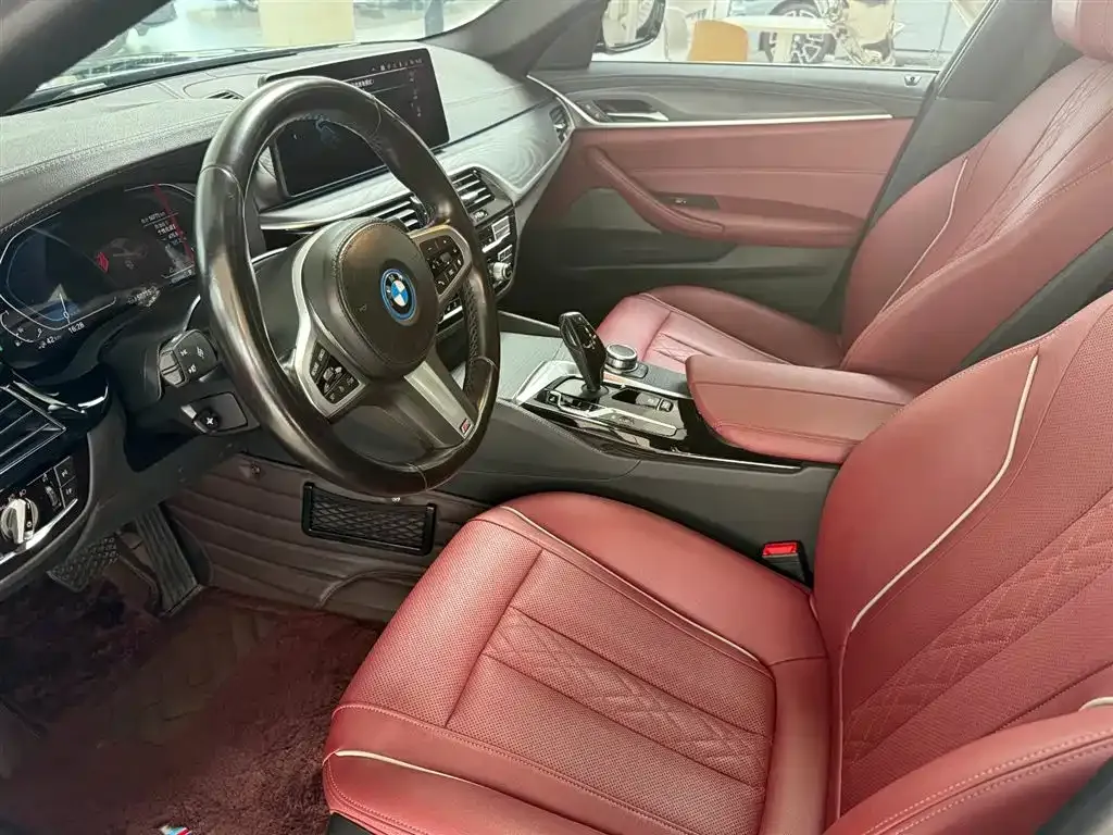 BMW 5 Series New Energy — фото 10
