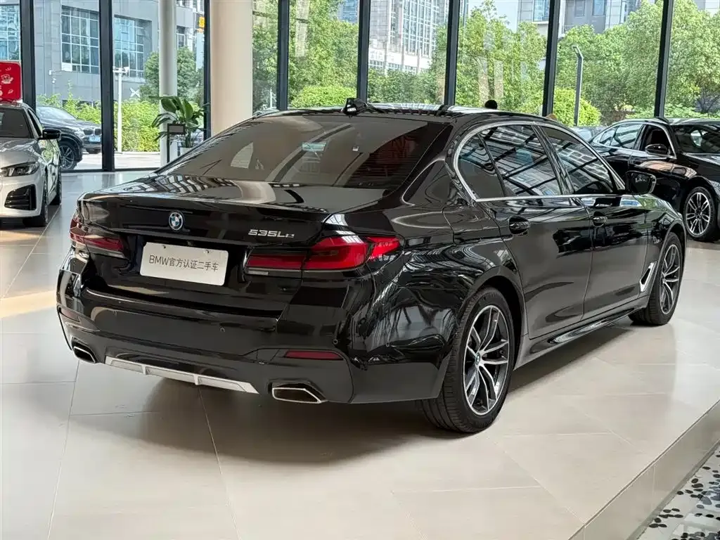 BMW 5 Series New Energy — фото 7