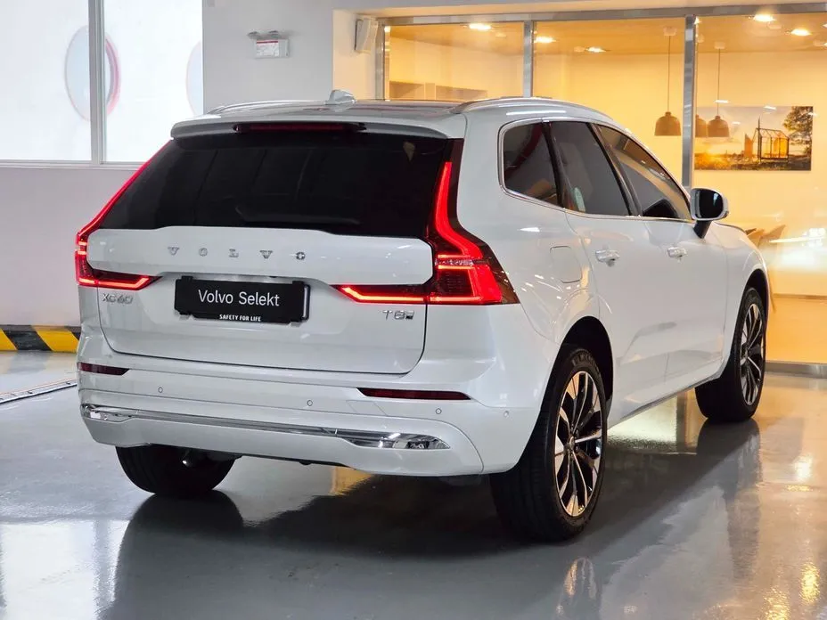 Volvo XC60 — фото 9