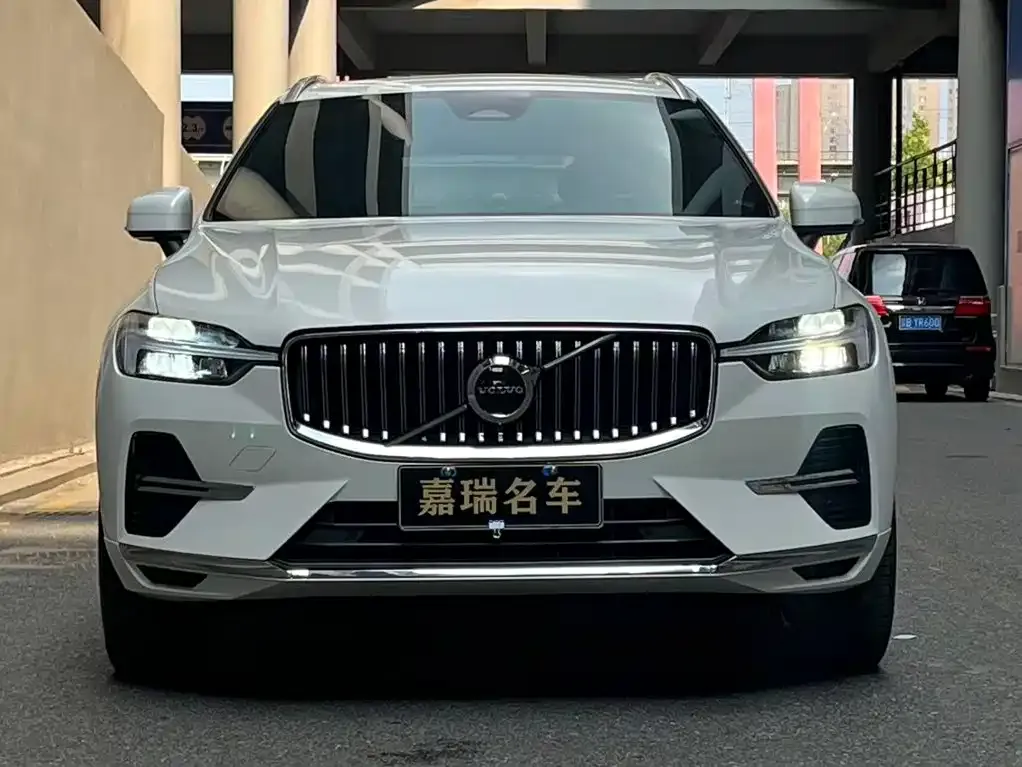 Volvo XC60 — фото 8
