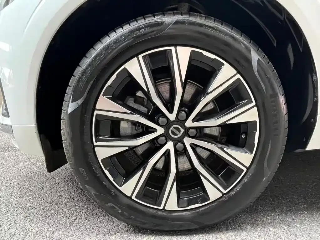 Volvo XC60 — фото 4
