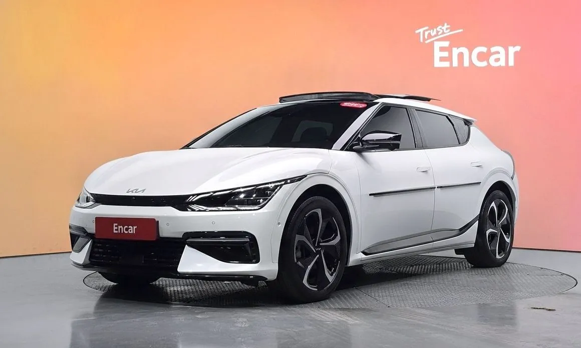 Kia EV6 — фото 1