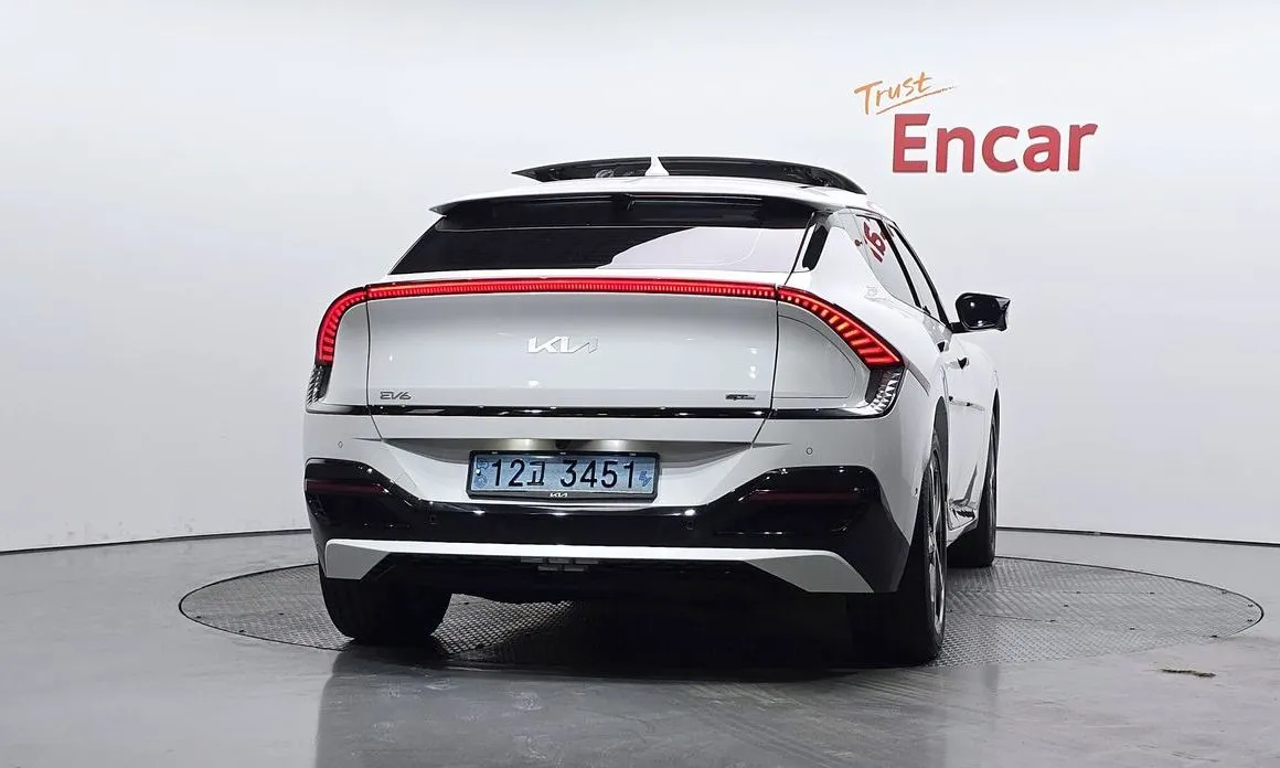 Kia EV6 — фото 8
