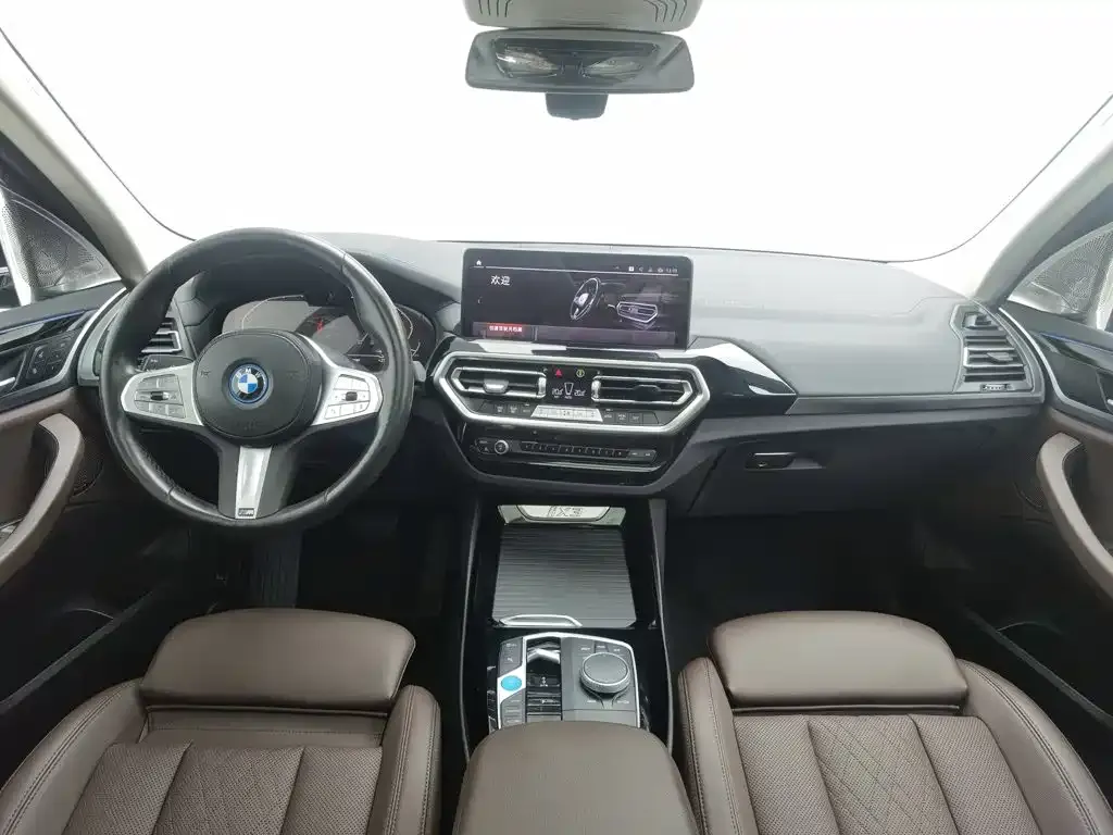 BMW iX3 — фото 10