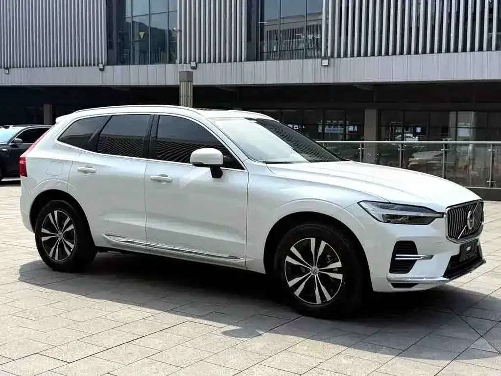 Volvo XC60 — фото 9