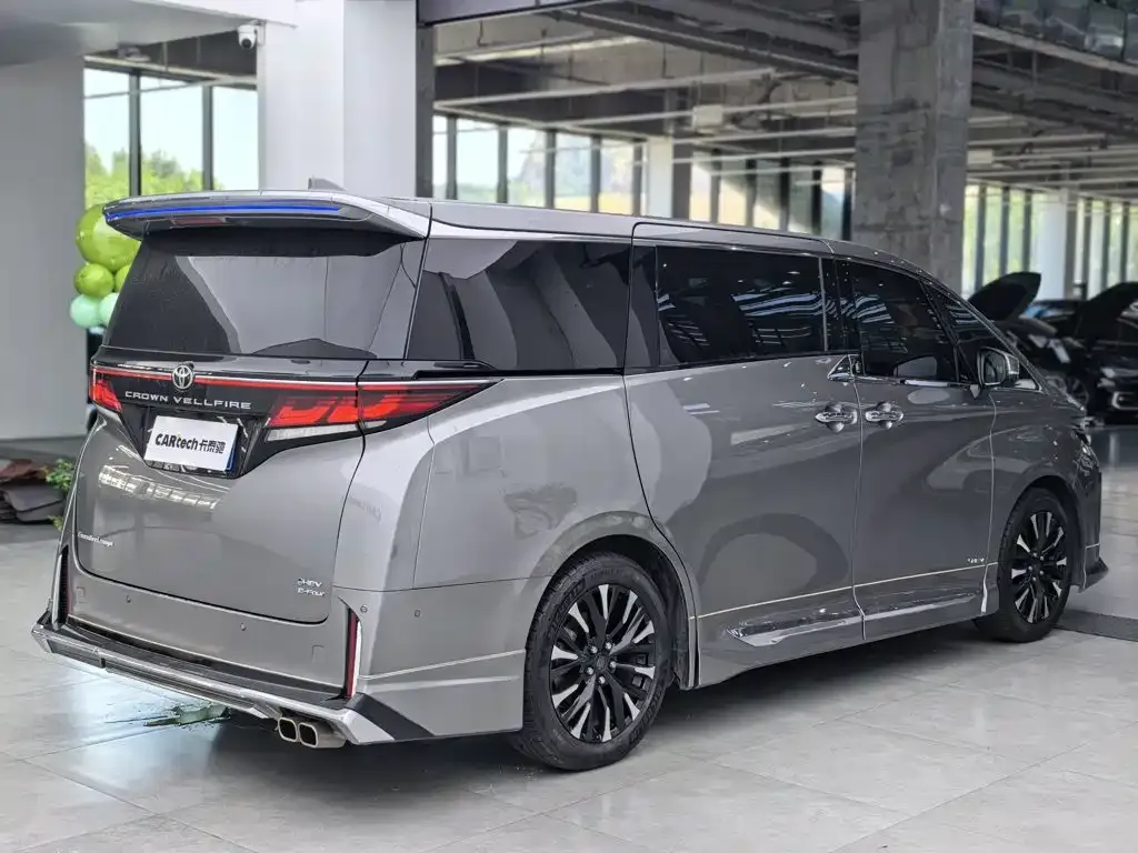 Toyota Vellfire — фото 10