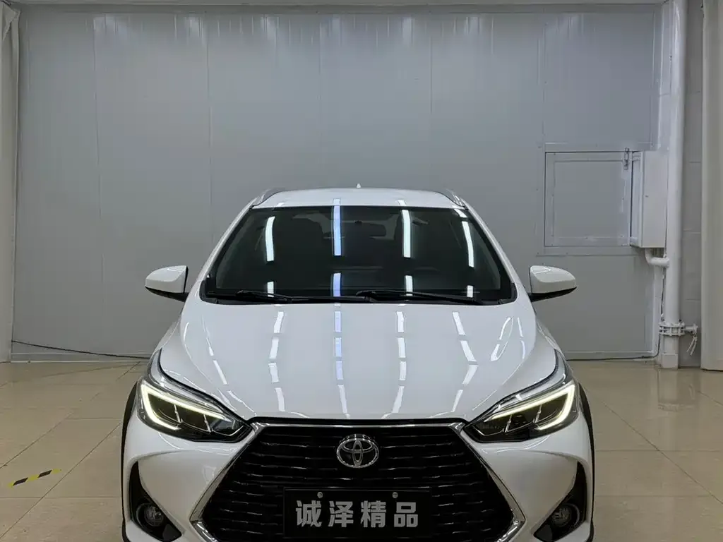 Toyota Yaris L — фото 8