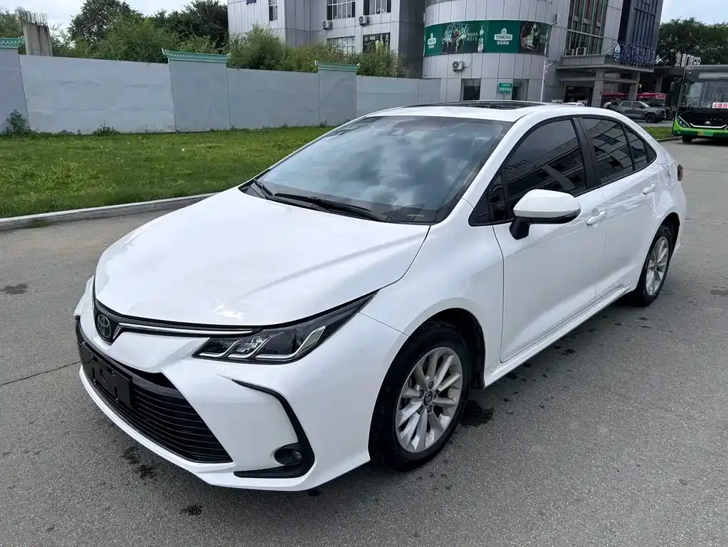 Toyota Corolla — фото 1