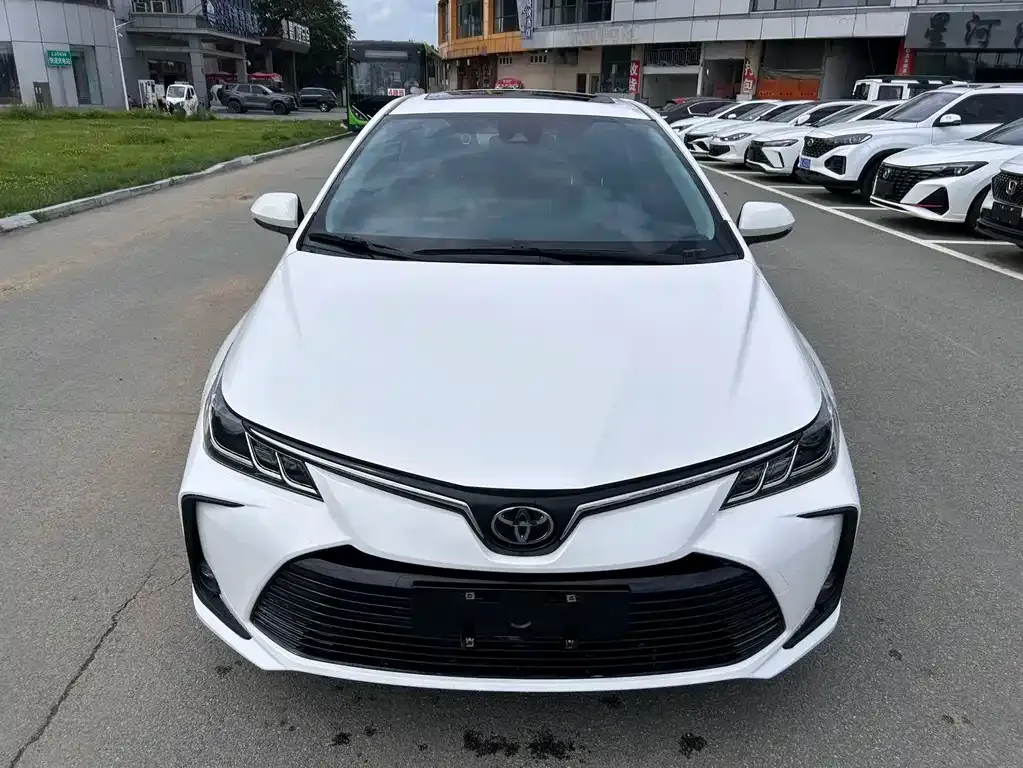 Toyota Corolla — фото 5