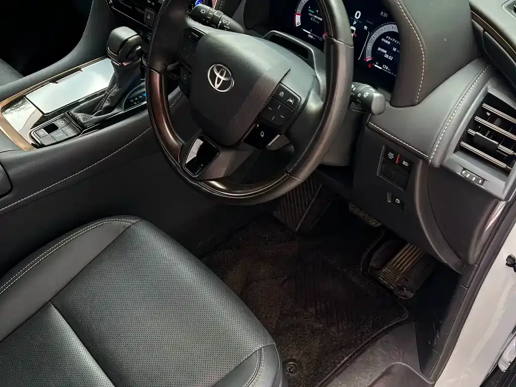 Toyota Alphard — фото 7