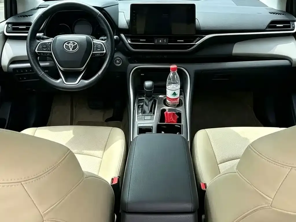 Toyota Sienna — фото 2