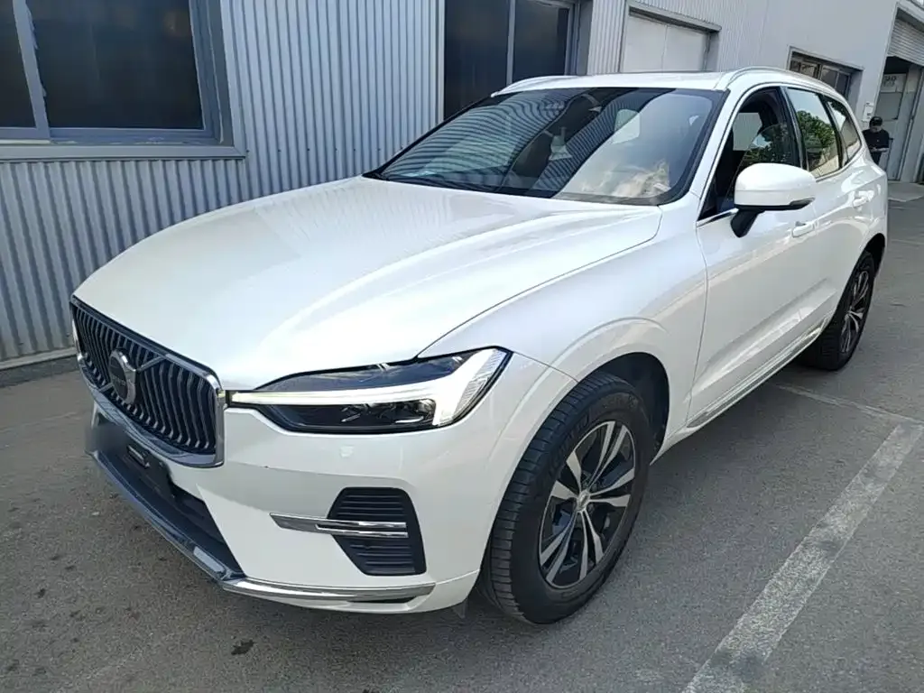 Volvo XC60 — фото 1