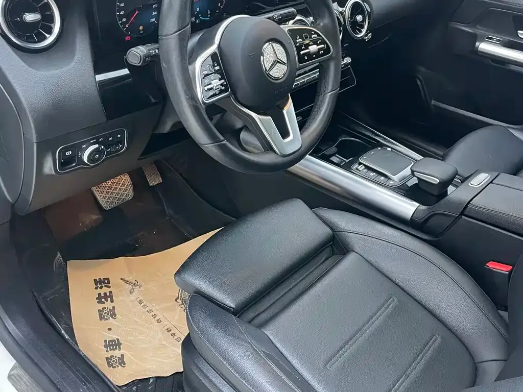 Mercedes-Benz GLA — фото 10