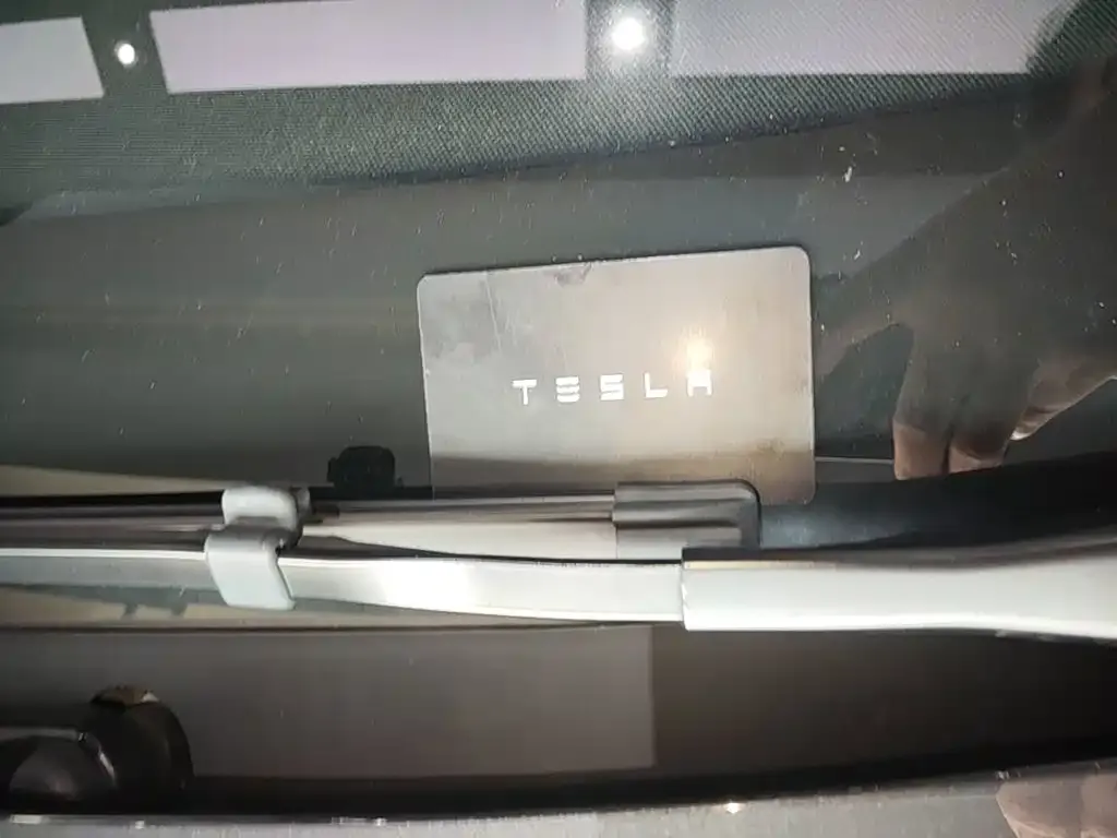 Tesla Model 3 — фото 2