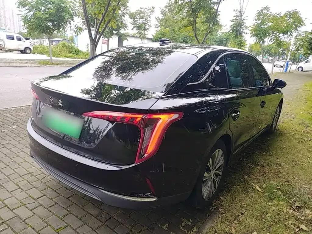 Hongqi E-QM5 — фото 8