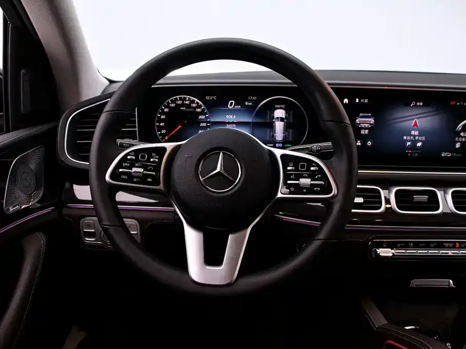 Mercedes-Benz GLS — фото 3