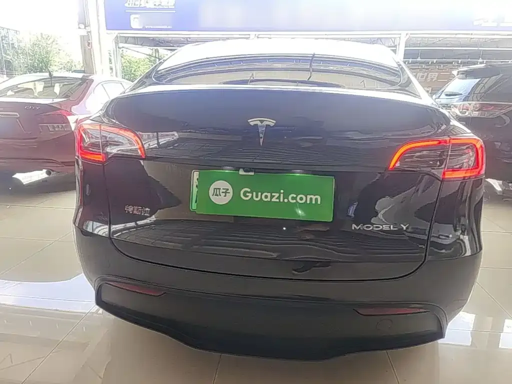 Tesla Model Y — фото 4