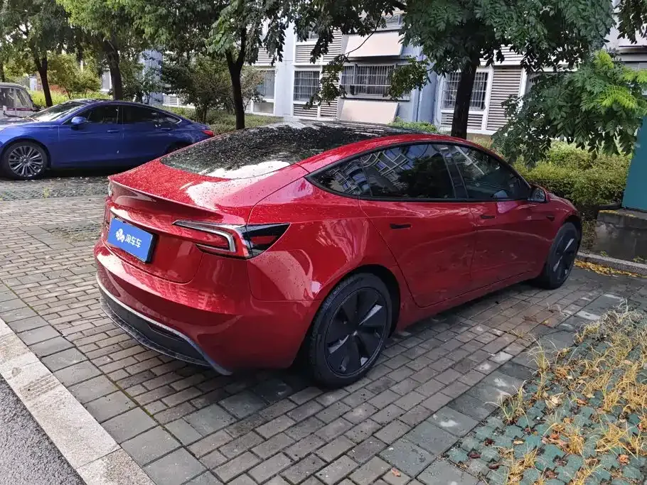 Tesla Model 3 — фото 9