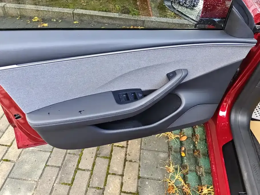 Tesla Model 3 — фото 2