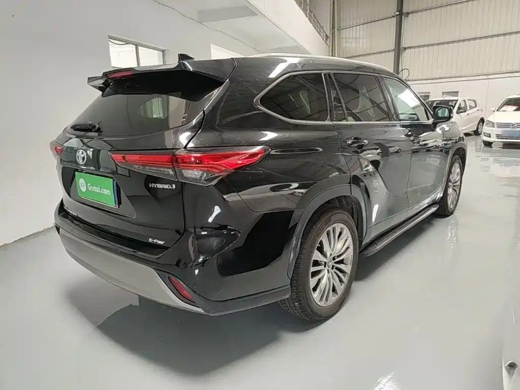 Toyota Highlander — фото 10