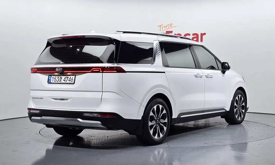 Kia Carnival — фото 5
