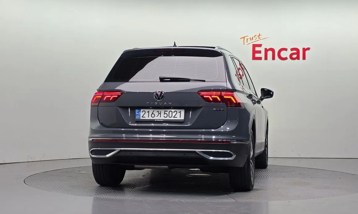 Volkswagen Tiguan — фото 4