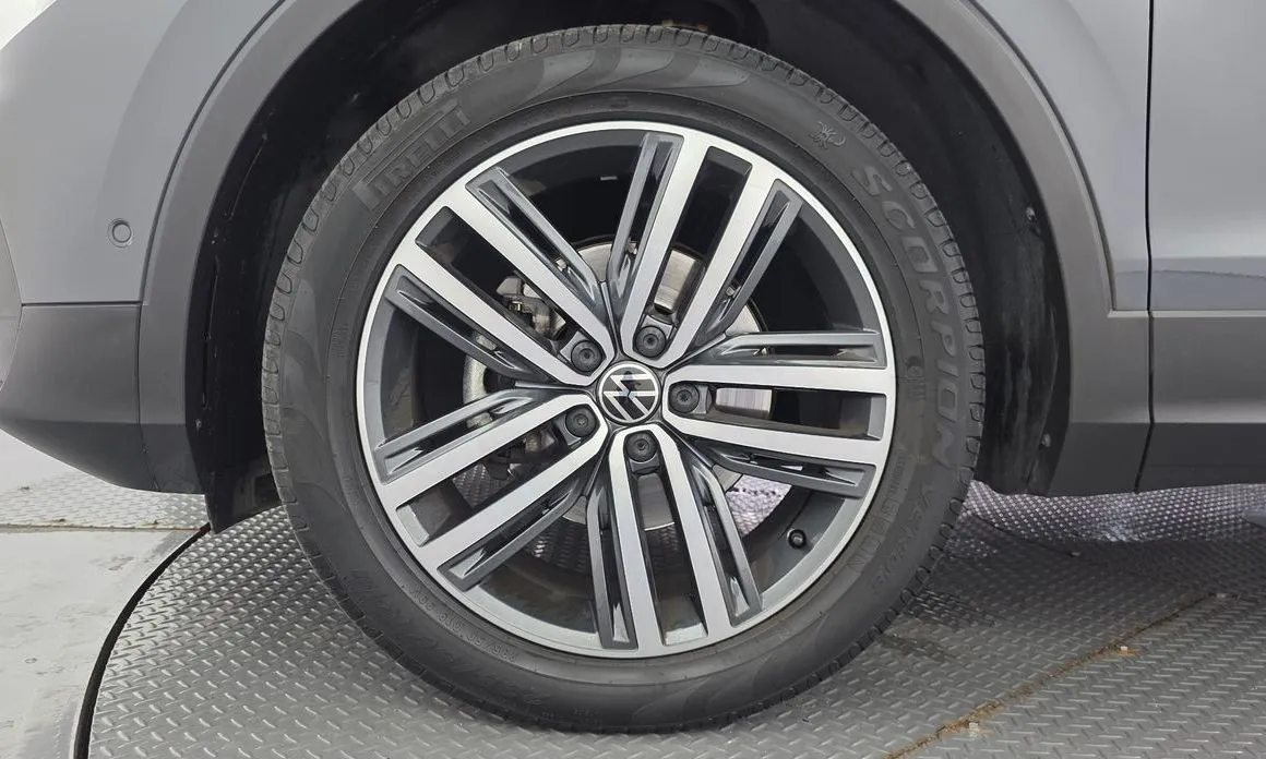 Volkswagen Tiguan — фото 10