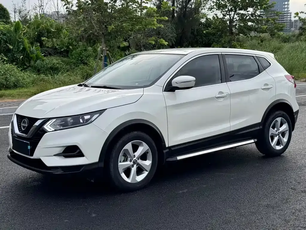 Nissan Qashqai — фото 1