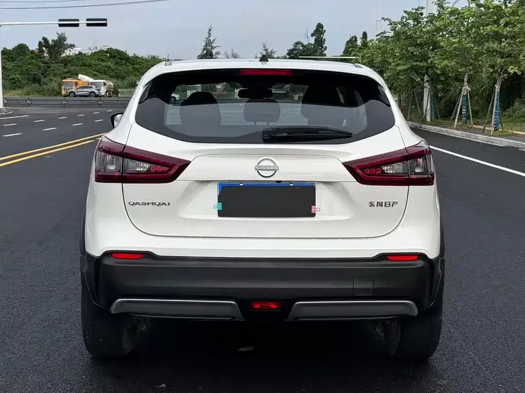 Nissan Qashqai — фото 2