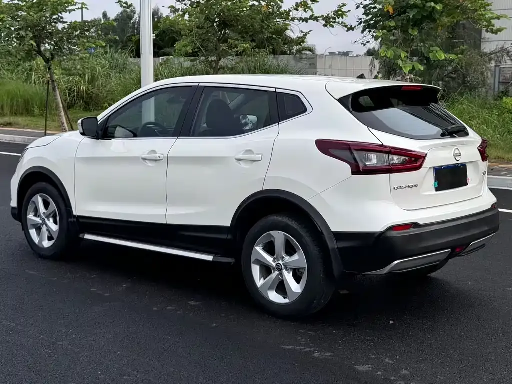 Nissan Qashqai — фото 9