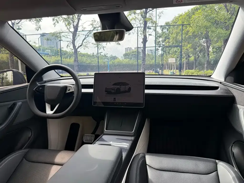 Tesla Model Y — фото 5