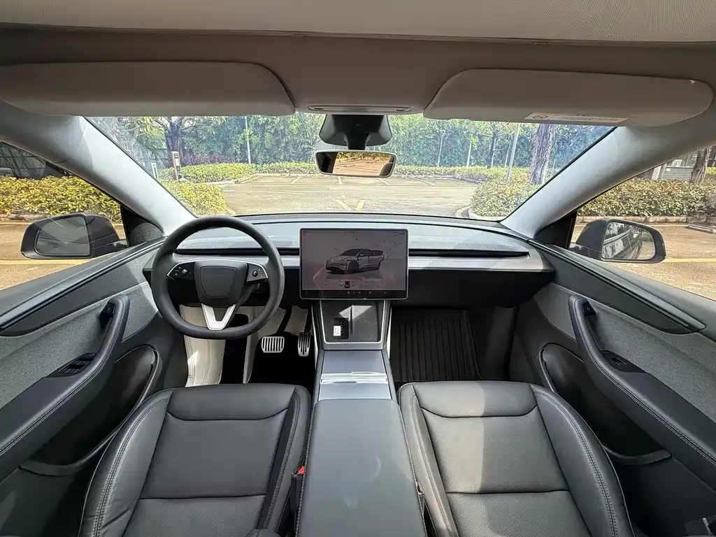 Tesla Model Y — фото 6