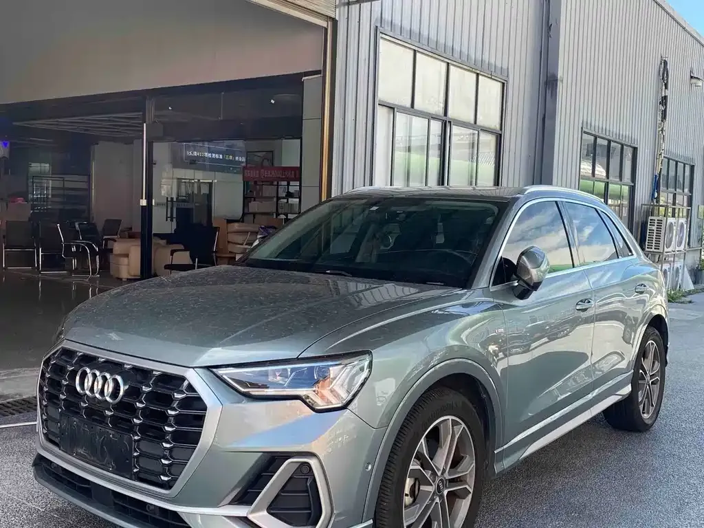 Audi Q3 — фото 1