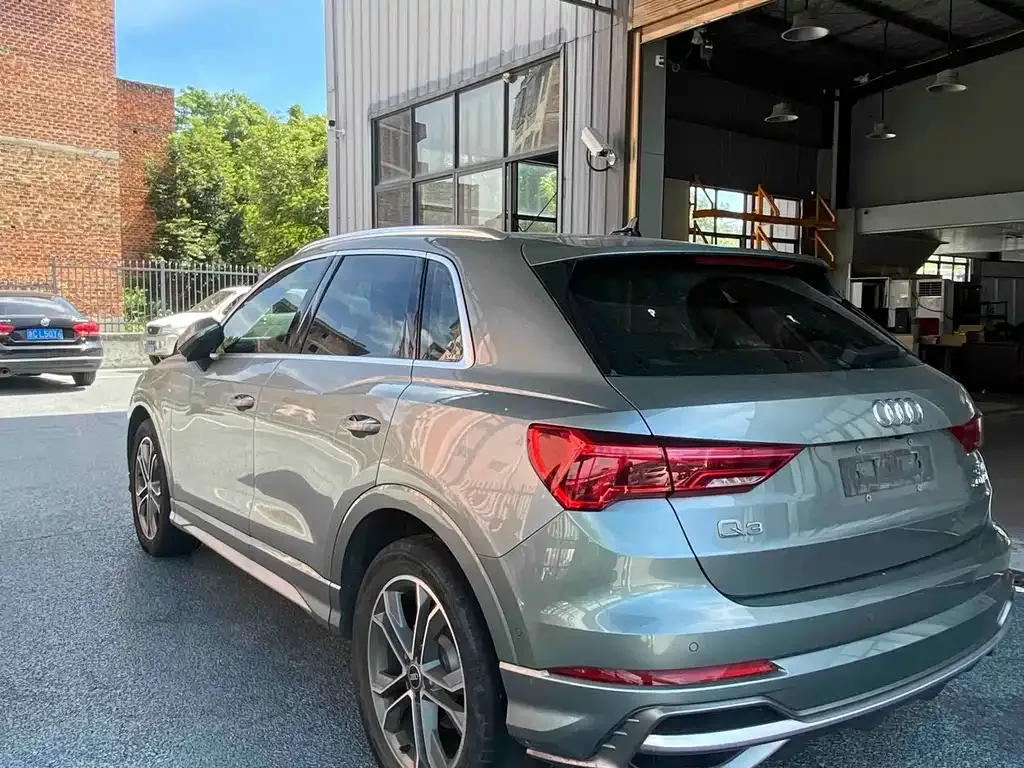 Audi Q3 — фото 10