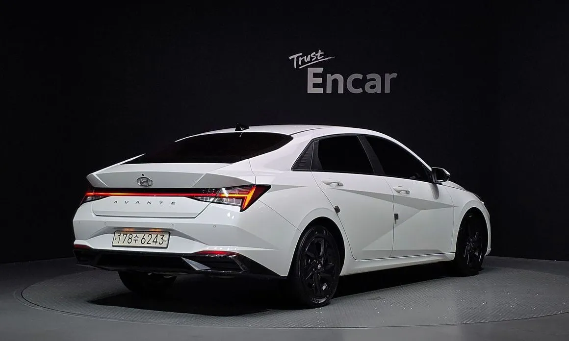 Hyundai AVANTE — фото 3