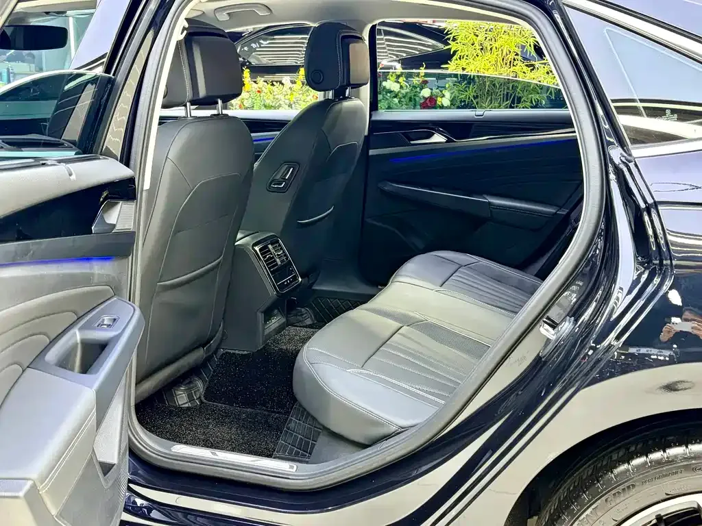 Volkswagen Passat — фото 6