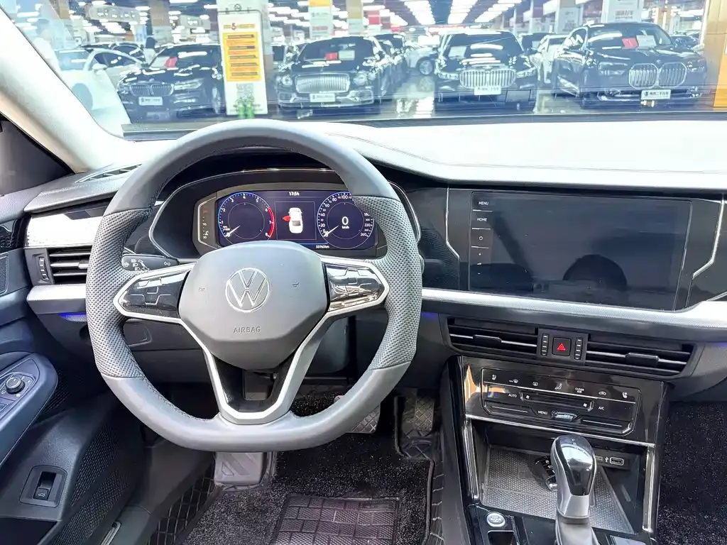 Volkswagen Passat — фото 10