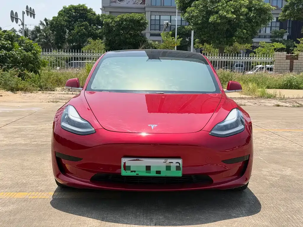 Tesla Model 3 — фото 8