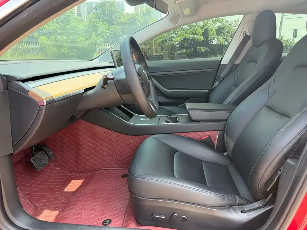 Tesla Model 3 — фото 2