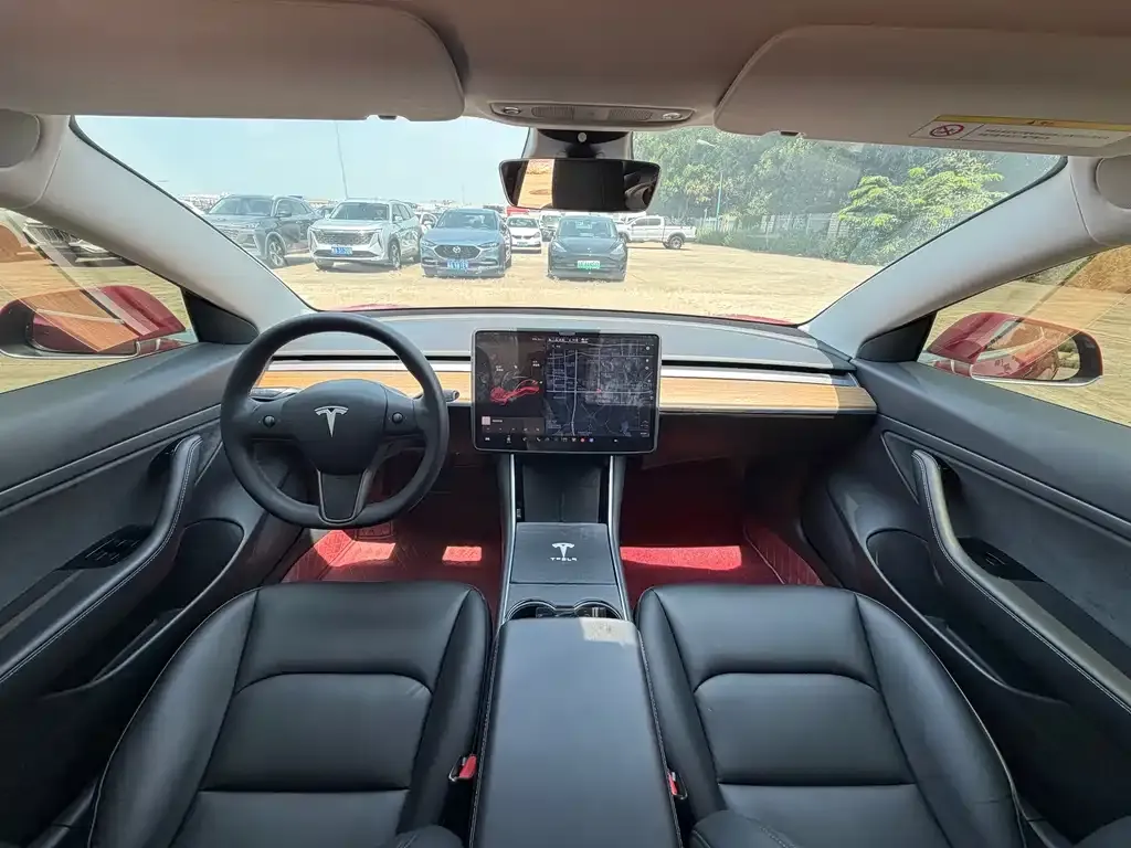 Tesla Model 3 — фото 6
