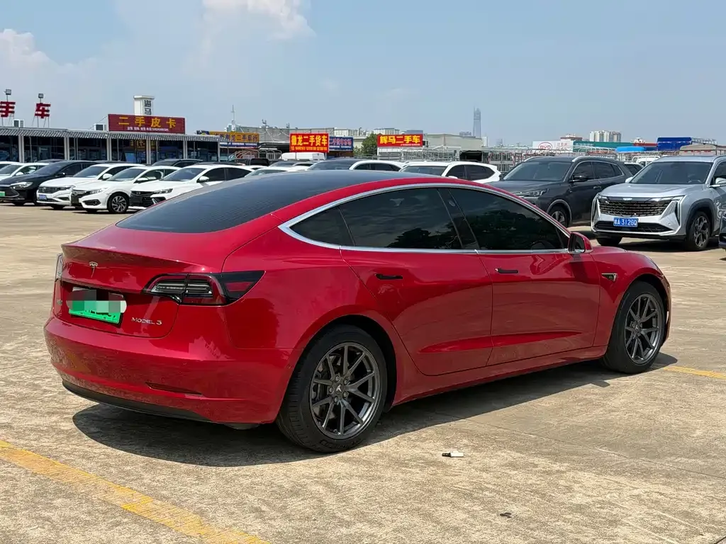 Tesla Model 3 — фото 5