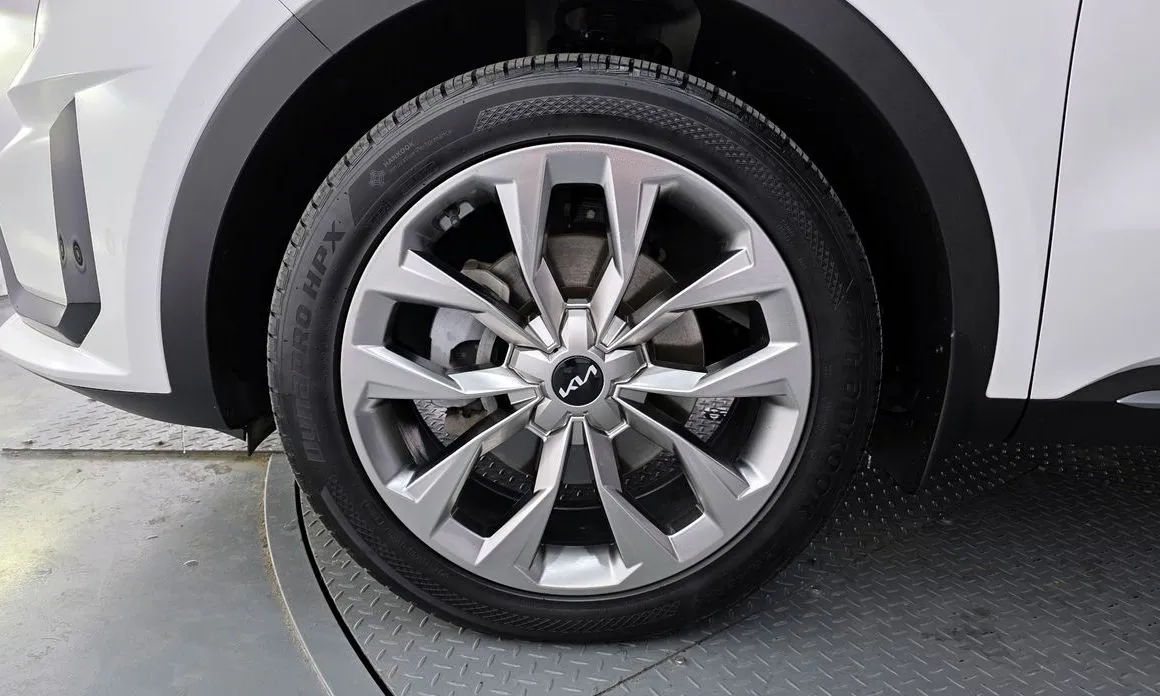 Kia Sorento — фото 8