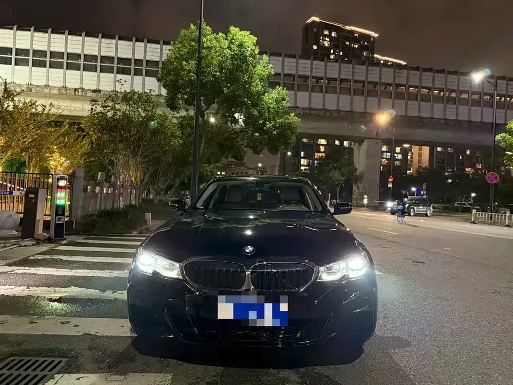 BMW 3 Series — фото 1