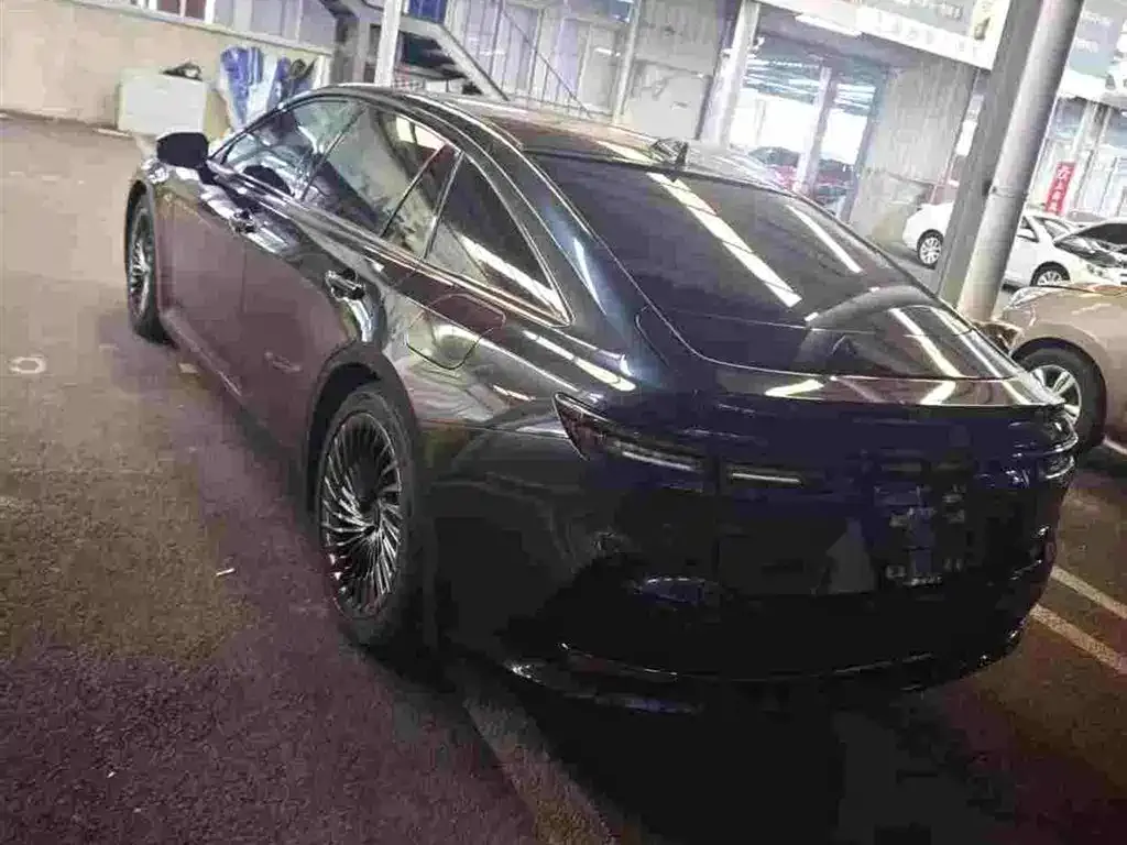Toyota Crown (Import) — фото 2