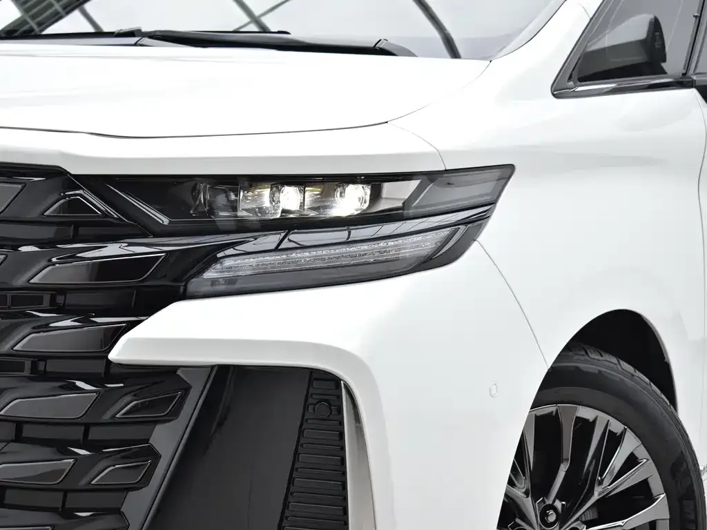 Toyota Vellfire — фото 9