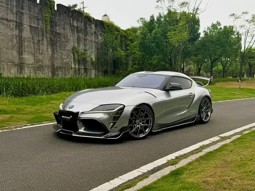 Toyota Supra — фото 1